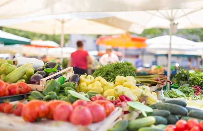 image of a farmers market